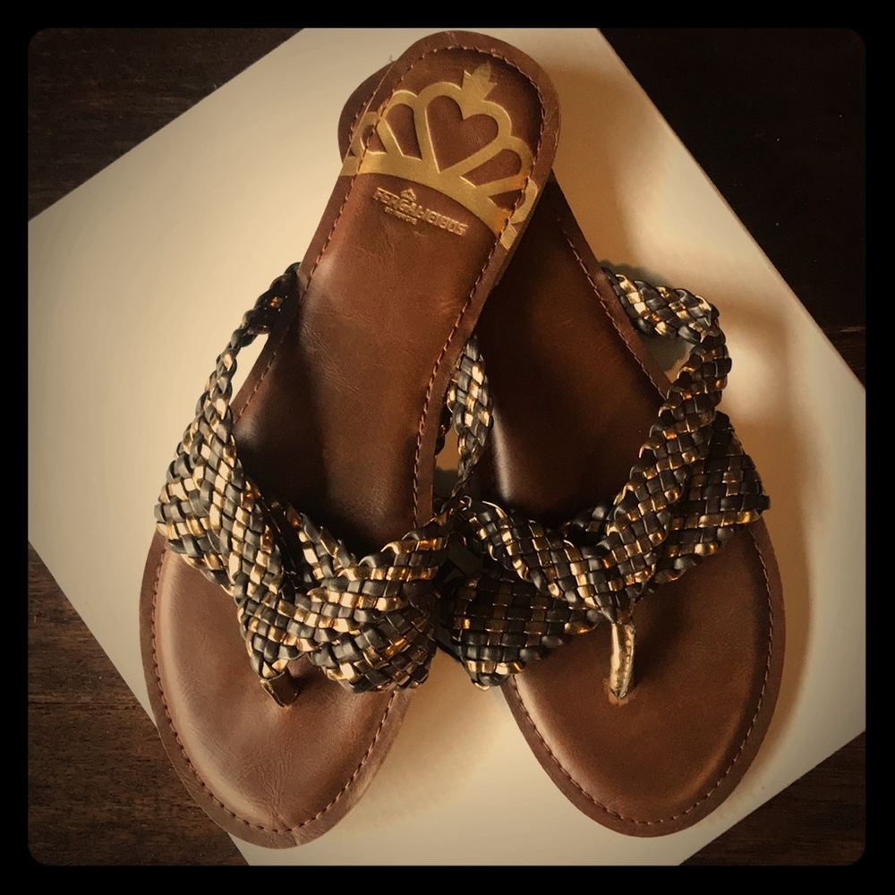 Fergie metallic braided flip-flops